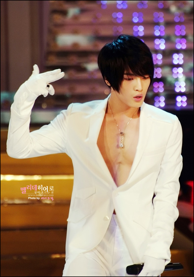 과거 동방신기시절 별명이 비쥬얼쇼크 였던 비쥬얼담당 김재중 10년전 사진과 현재 모습 사진 | 인스티즈